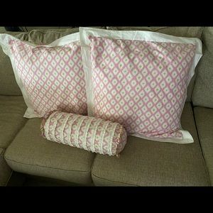 Dena Home Collection- 2Euro shams w matching roll